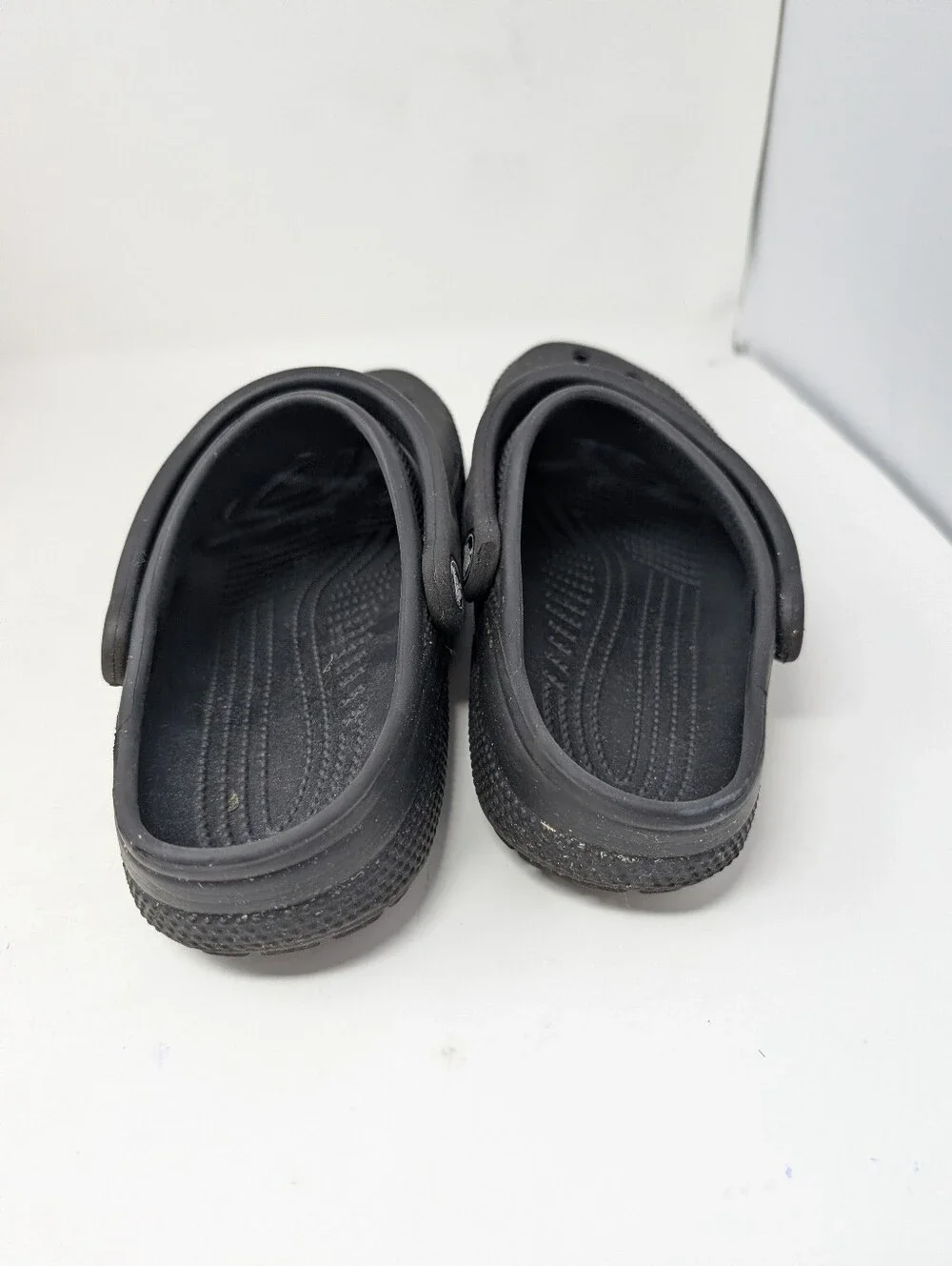 Crocs Classic Clog Black Unisex Slip-On Shoes sz J5